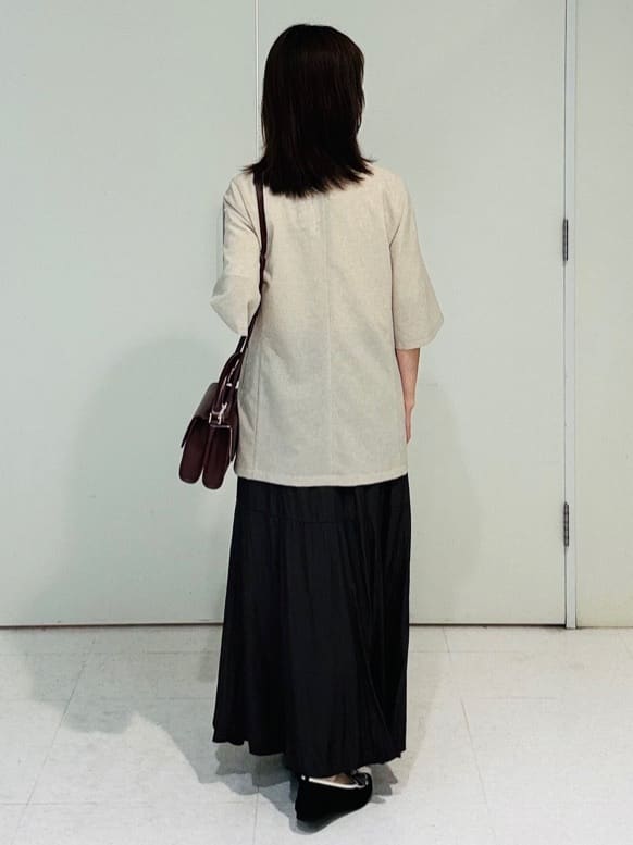 makiさんの「UNTITLED｜【吸水速乾/洗える】ハーフスリーブジャケット」を使ったコーディネート