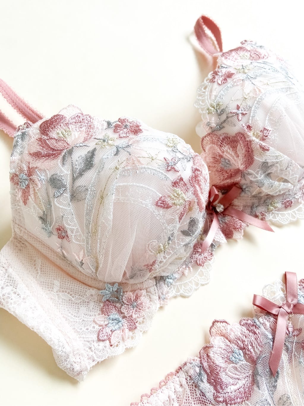 Umeさんの「Risa Magli｜サリー ブラジャー （G-H） ＜V Make Type＞」を使ったコーディネート