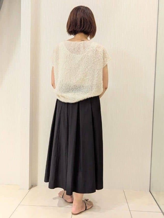 u-macoさんの「UNTITLED｜【セットアップ可/洗える】フェザーフレンチスリーブブラウス」を使ったコーディネート