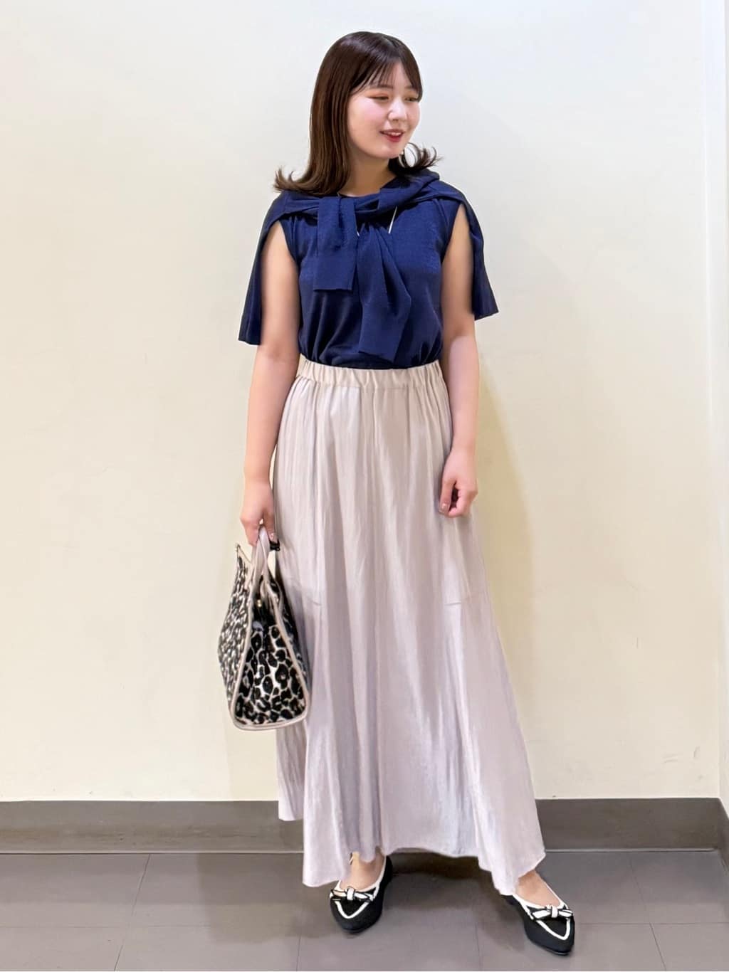いくみさんの「UNTITLED｜【アンサンブル可/洗える】シアーノースリーブ プルオーバー」を使ったコーディネート