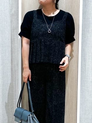 naoさんの「grove｜【2点SET/体型カバー】夏から秋まで着まわせる！プリーツビスチェセットアップ」を使ったコーディネート