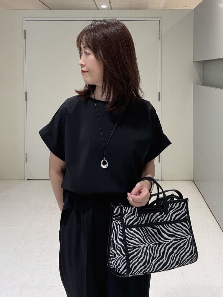 makiさんの「UNTITLED｜【セットアップ可/はっ水/通勤】リラククール 半袖ブラウス」を使ったコーディネート