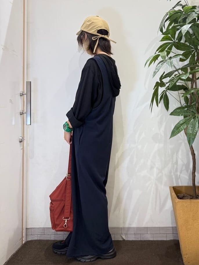 misakiさんの「SHOO･LA･RUE｜【前後2WAY/洗える】さらっと着られるサロペット」を使ったコーディネート