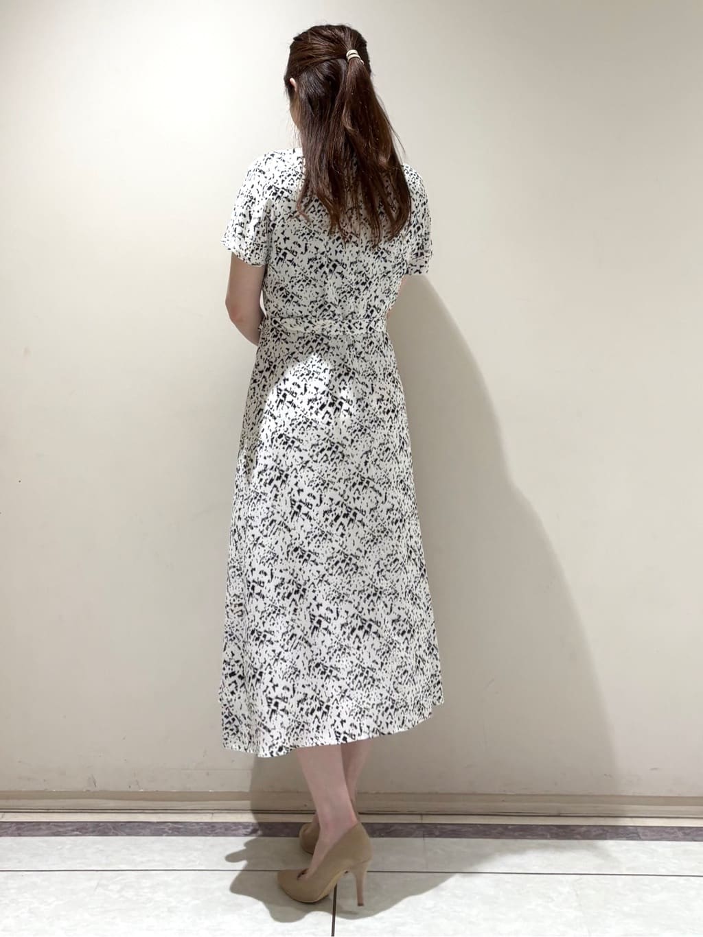 sakiさんの「COUP DE CHANCE｜【手洗い可/軽量】シンプルラメ混カーディガン」を使ったコーディネート