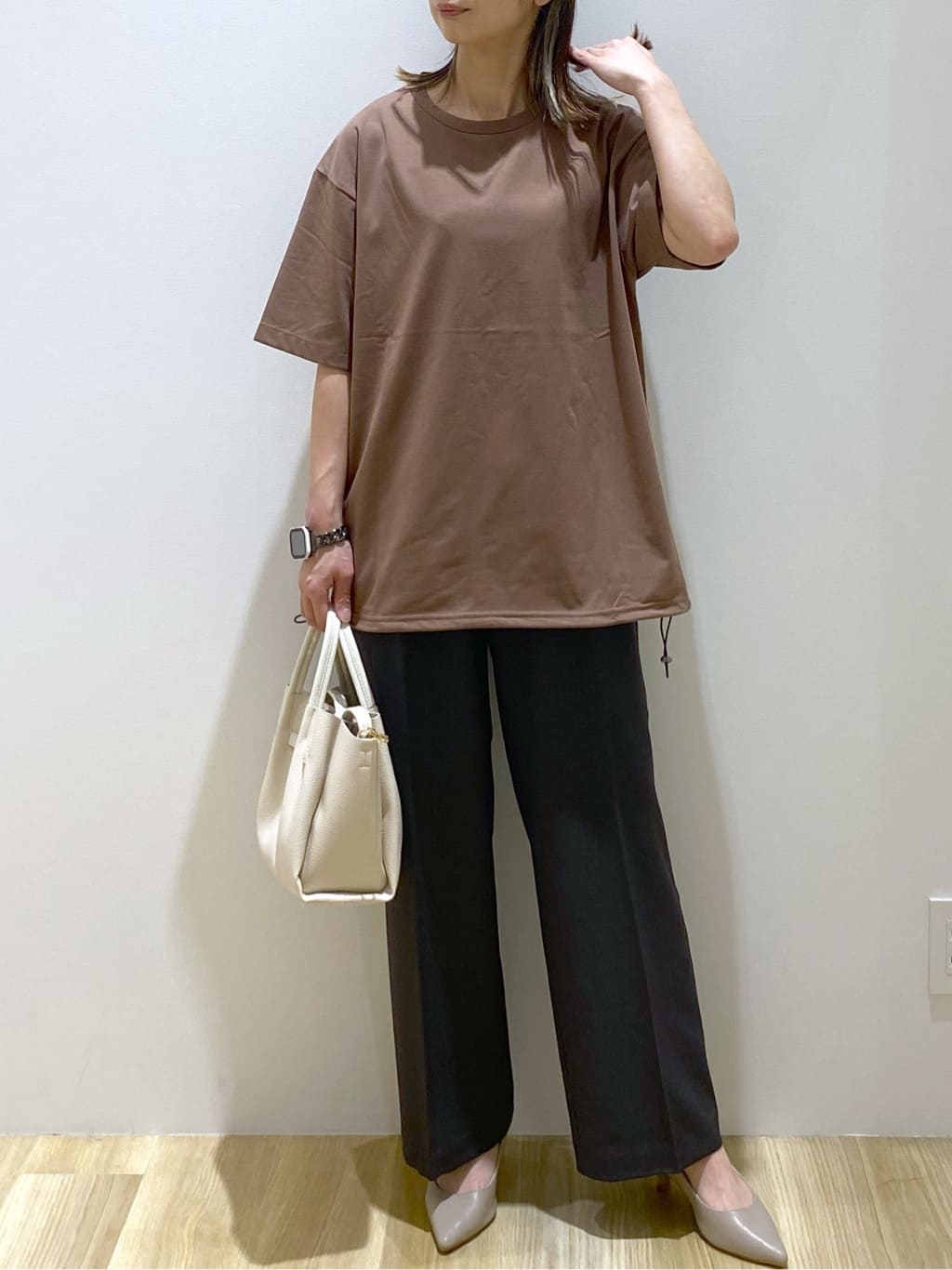 えりさんの「OPAQUE.CLIP｜裾ドロストTシャツ【洗濯機洗い可】」を使ったコーディネート