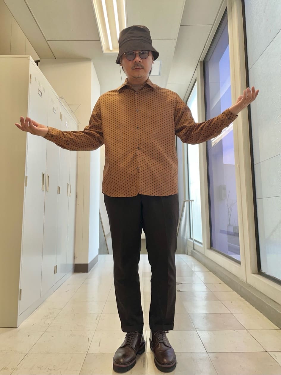 MAKOTO AIさんの「TAKEO KIKUCHI｜ボーラーハット柄 長袖シャツ」を使ったコーディネート