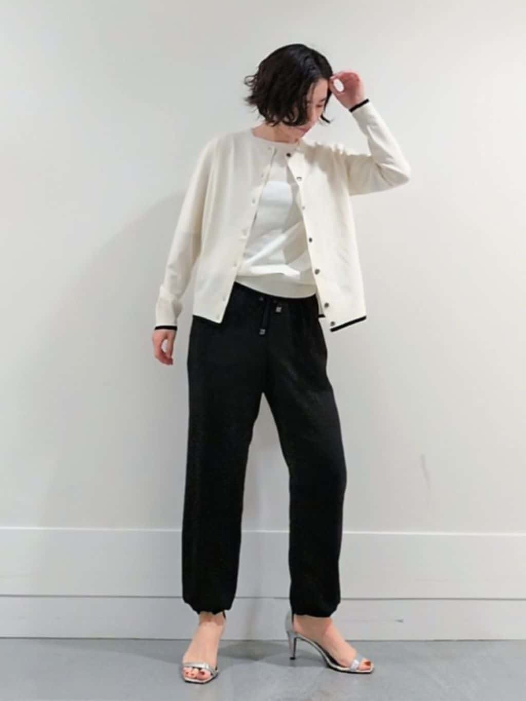 ミズタさんの「UNTITLED｜【アンサンブル可/薄手】ベーシッククルーネックカーディガン」を使ったコーディネート