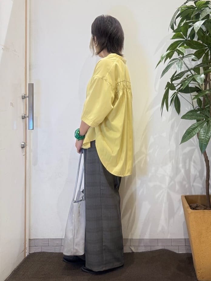 misakiさんの「SHOO･LA･RUE｜【S-LL/洗濯後しわになりにくい】バックギャザーがアクセント スッキパーブラウス」を使ったコーディネート