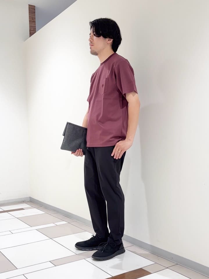 及川さんの「TAKEO KIKUCHI｜【COOL CITY WEAR】ワンポイント刺しゅう ポケットTシャツ /接触冷感」を使ったコーディネート
