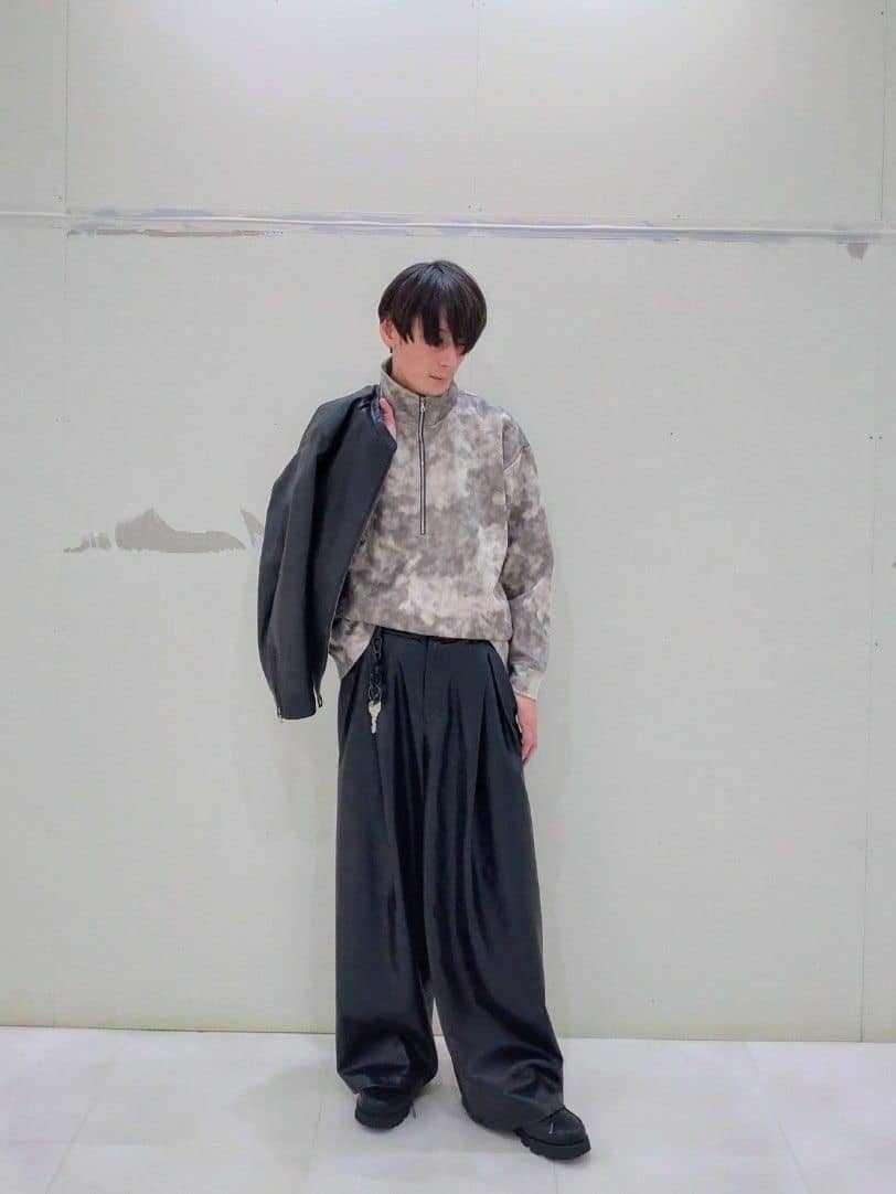 KENさんの「tk.TAKEO KIKUCHI｜ヴィンテージライクプリント ハーフジッププルオーバー」を使ったコーディネート