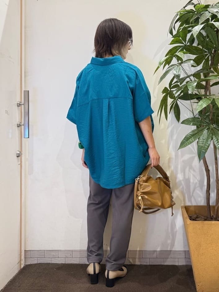 misakiさんの「SHOO･LA･RUE｜【洗える/S-LL/5分袖】1枚でも羽織としても。さらさらドレープシャツ」を使ったコーディネート