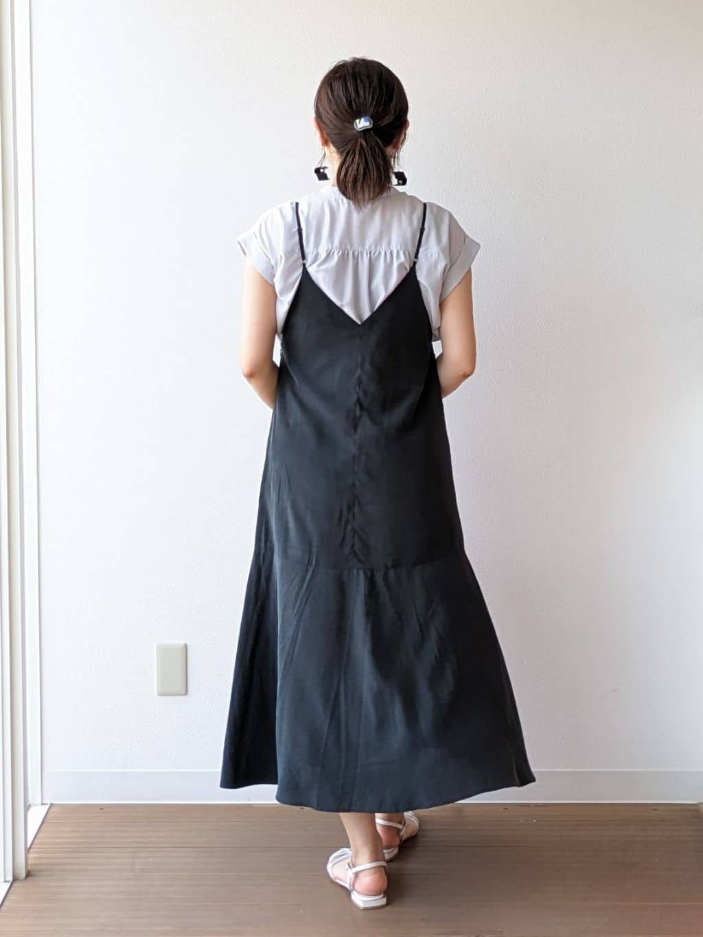 なみきさんの「UNTITLED｜【洗える/肩紐調節可能】パウダーキャミワンピース」を使ったコーディネート