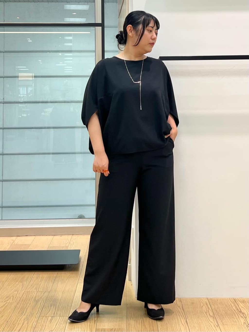 shimaさんの「INDIVI｜【A4サイズ対応】ワンショルダートートバッグ」を使ったコーディネート