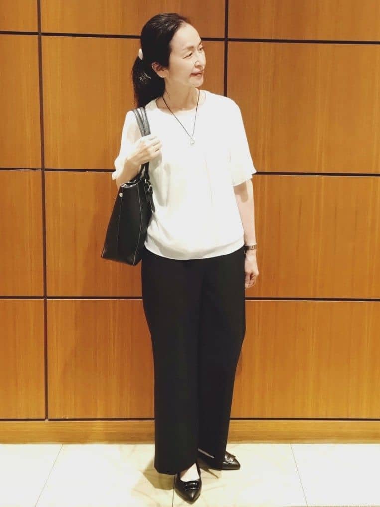 Kさんの「Reflect｜【一枚着で着映え◎／ジャケットのインナーにも】フロント開きブラウス」を使ったコーディネート
