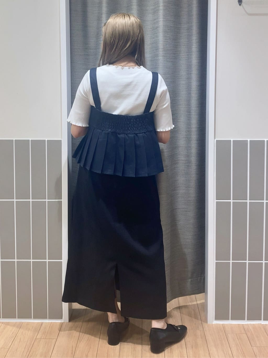 myuさんの「grove｜【2点SET/体型カバー】夏から秋まで着まわせる！プリーツビスチェセットアップ」を使ったコーディネート