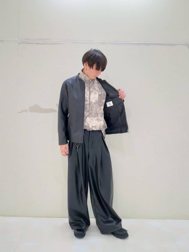 KENさんの「tk.TAKEO KIKUCHI｜グランパバギースラックス」を使ったコーディネート