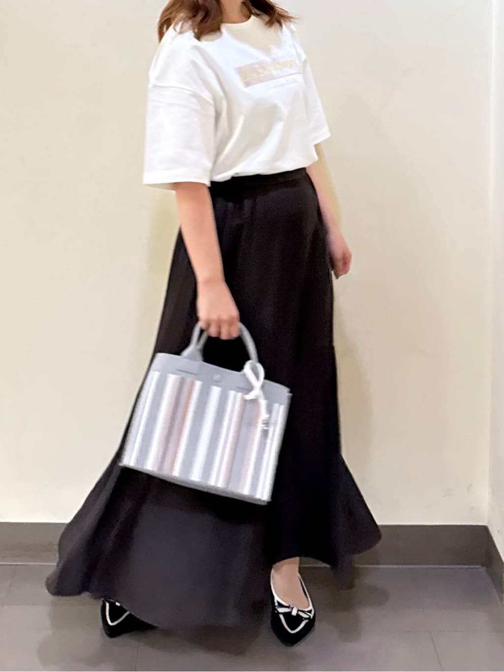 いくみさんの「UNTITLED｜【コットン100/ゆったり/ショート丈/洗える】ベロアロゴTシャツ」を使ったコーディネート