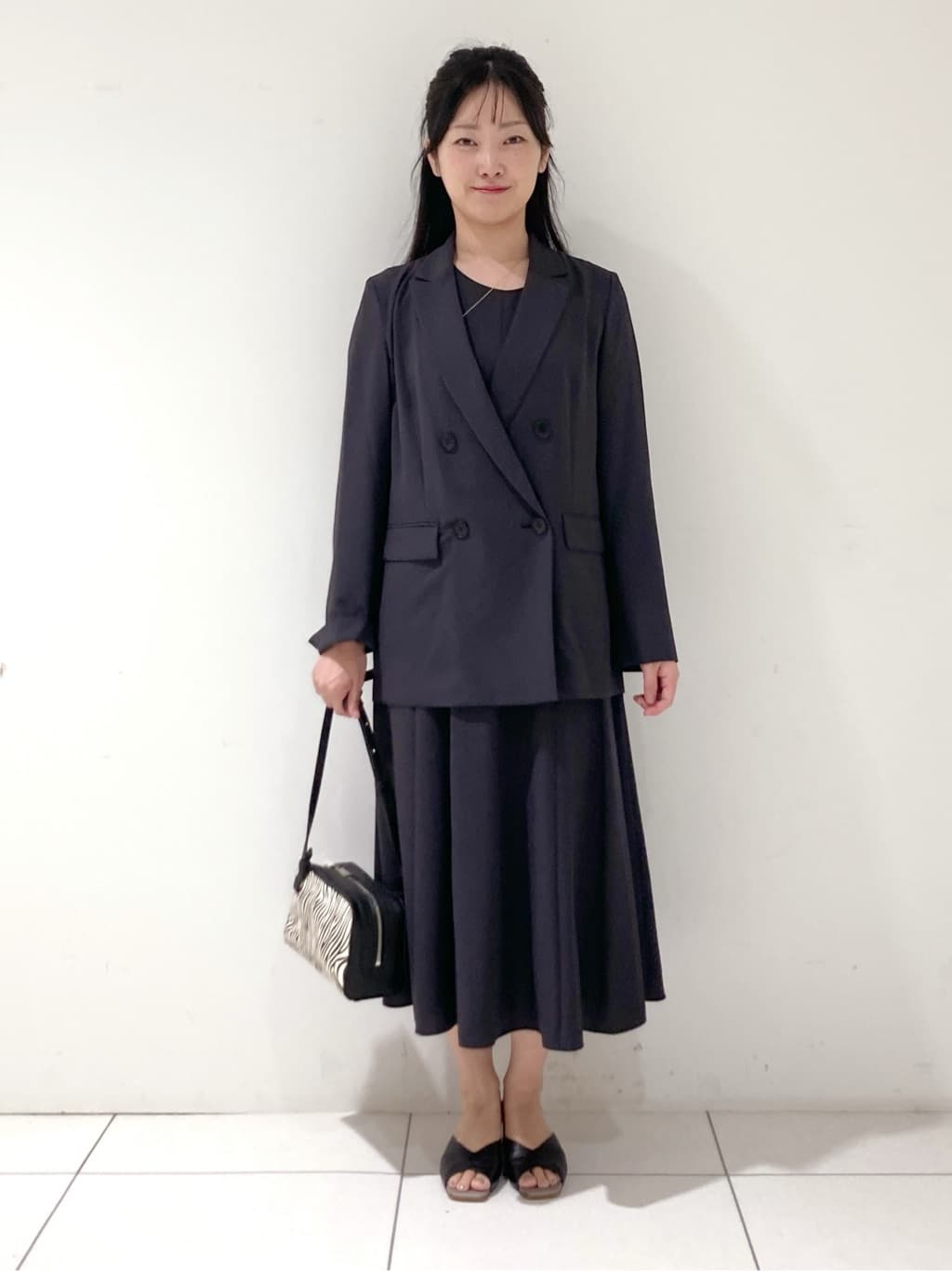 momokoさんの「INDIVI｜【軽く羽織れる！】ダブルジャケット」を使ったコーディネート