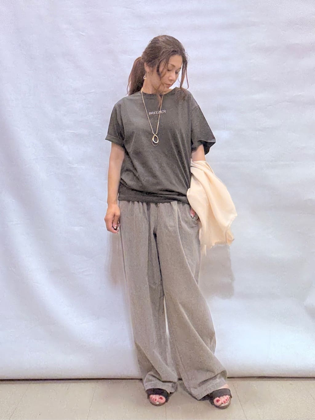 fuuさんの「SHOO･LA･RUE｜【S-LL】夏のレイヤードコーデに さらりと着られるメッシュジレ」を使ったコーディネート