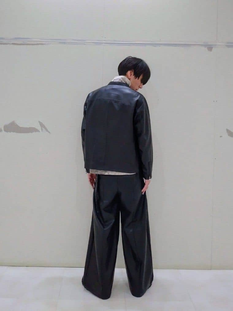 KENさんの「tk.TAKEO KIKUCHI｜グランパバギースラックス」を使ったコーディネート