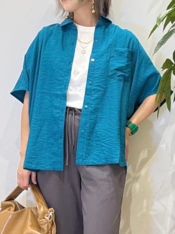 misakiさんの「SHOO･LA･RUE｜【洗える/S-LL/5分袖】1枚でも羽織としても。さらさらドレープシャツ」を使ったコーディネート
