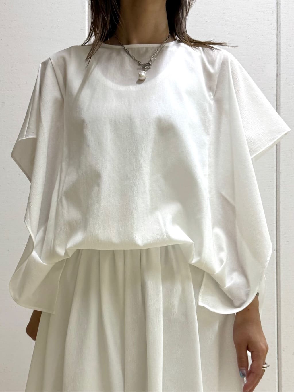 mamiさんの「INDIVI｜【体型カバー】スクエアブラウス」を使ったコーディネート