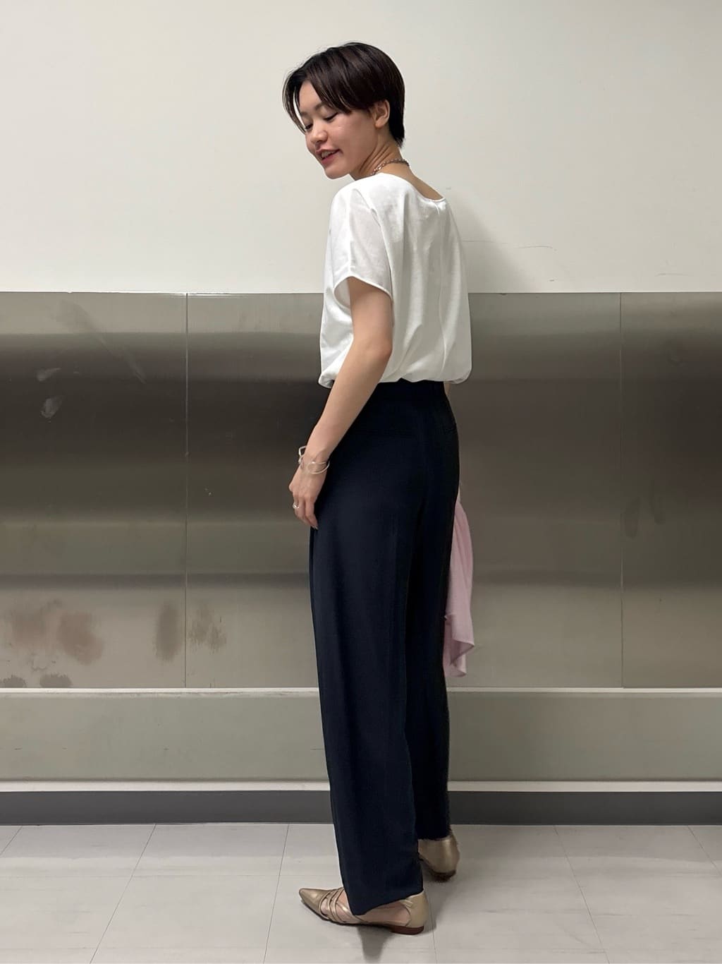 kanaeさんの「INDIVI｜【体型カバー／清涼感】シアーオーバーシャツ」を使ったコーディネート