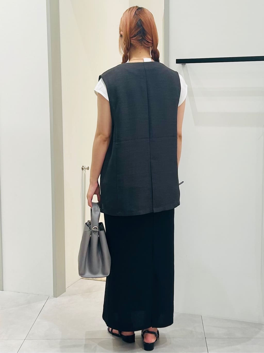 dropさんの「THE SHOP TK｜合皮パイピングフレンチTシャツ【洗える】」を使ったコーディネート