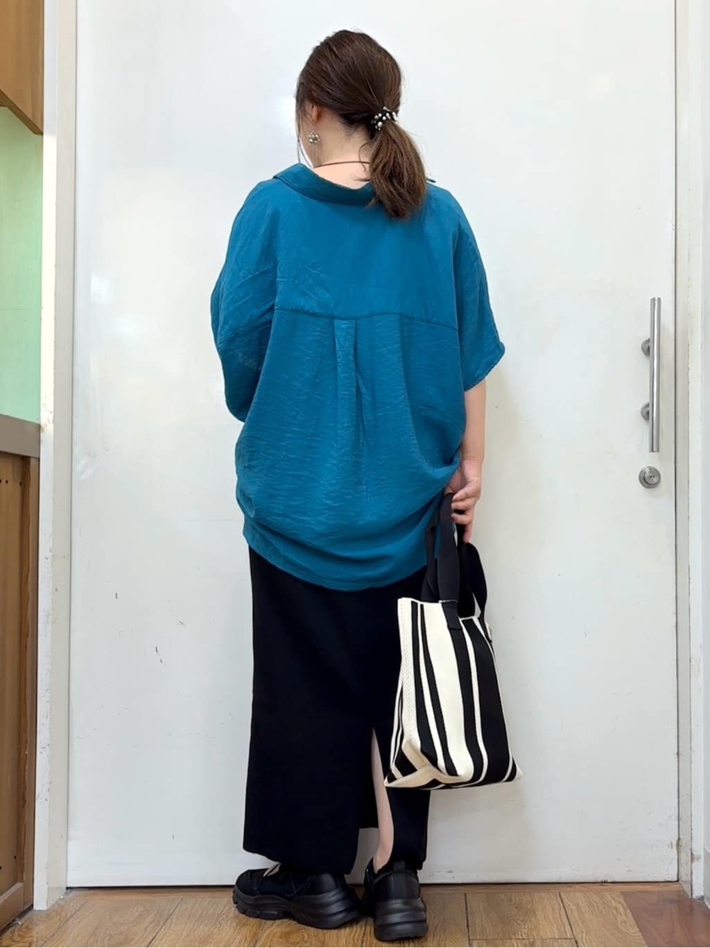 だいわさんの「SHOO･LA･RUE｜【洗える/S-LL/5分袖】1枚でも羽織としても。さらさらドレープシャツ」を使ったコーディネート