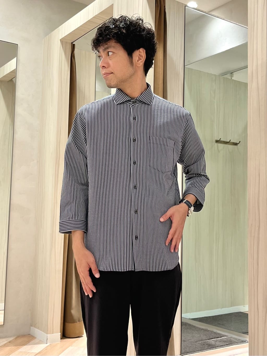 URAさんの「TAKEO KIKUCHI｜【3Dナイロンストレッチ】スリムイージーパンツ」を使ったコーディネート