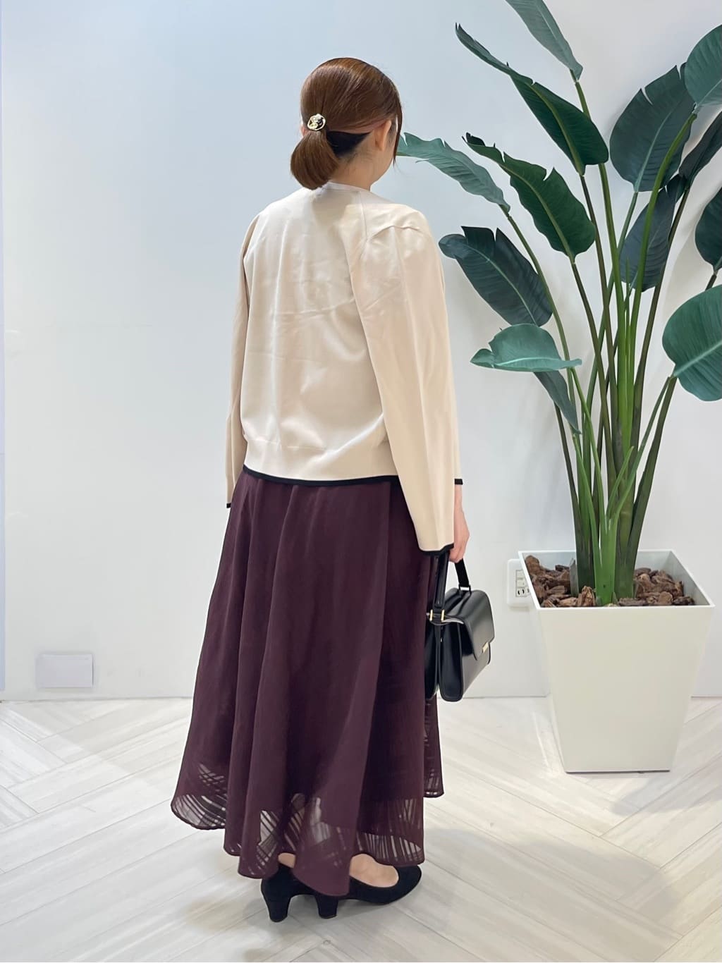 Tomoさんの「UNTITLED｜【アンサンブル可/薄手】ベーシッククルーネックカーディガン」を使ったコーディネート