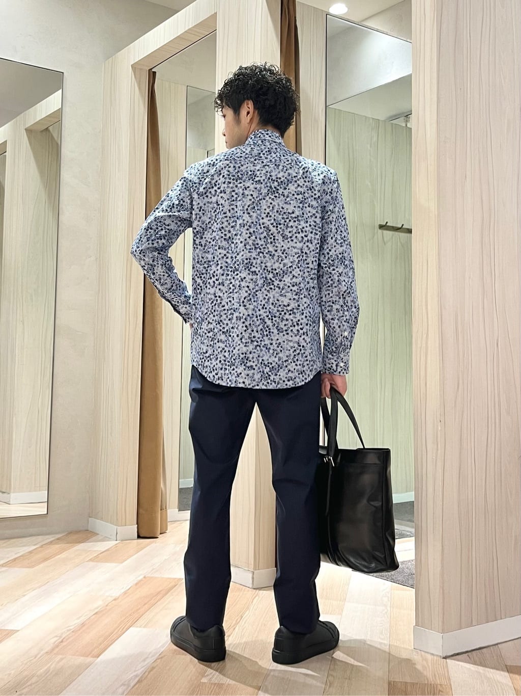 URAさんの「TAKEO KIKUCHI｜ストライプ小花 長袖シャツ」を使ったコーディネート