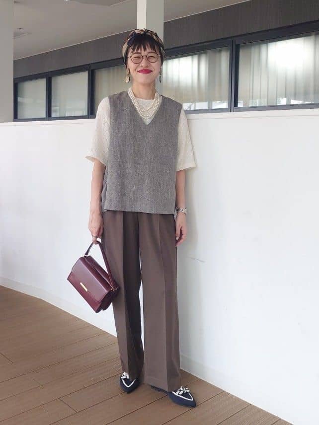MUTSUKOさんの「UNTITLED｜【セットアップ可/洗える】梳毛調合繊Vネックベスト」を使ったコーディネート