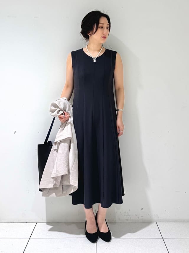 そんさんの「INDIVI｜【美シルエット】ノースリーブワンピース」を使ったコーディネート