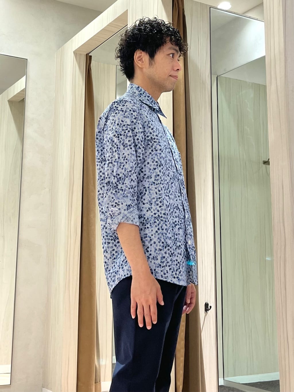 URAさんの「TAKEO KIKUCHI｜ストライプ小花 長袖シャツ」を使ったコーディネート