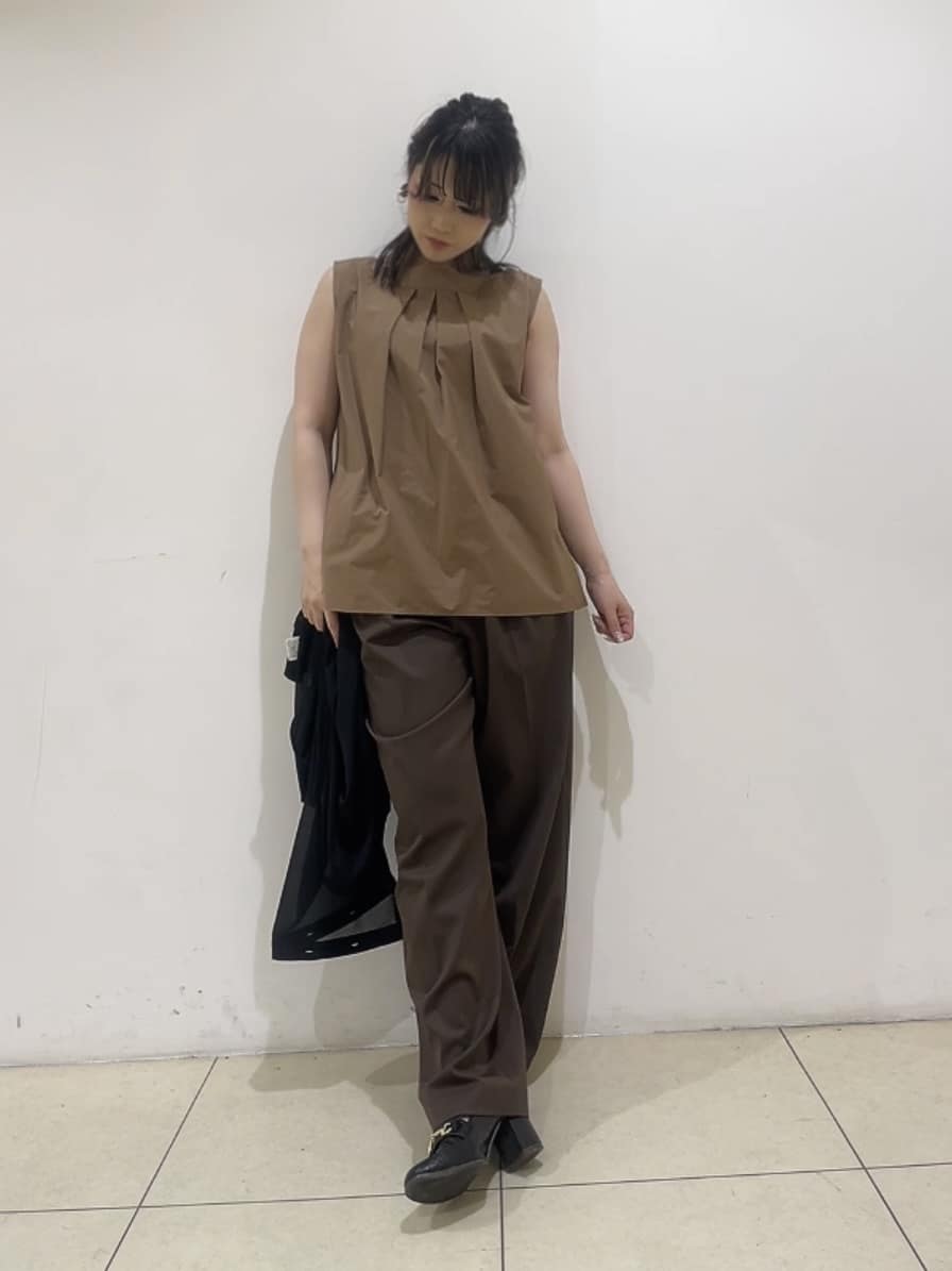 watanabeさんの「UNTITLED｜【2WAY/セットアップ可/ノースリーブ/前ボタン】ファブリカブラウス」を使ったコーディネート