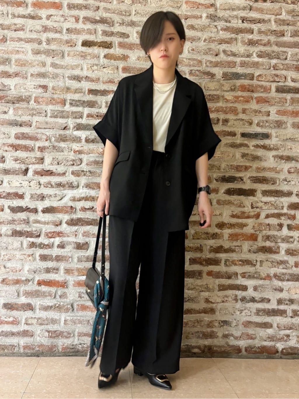 しばさんの「THE SHOP TK｜ドルマン半袖ジャケット【洗える】」を使ったコーディネート