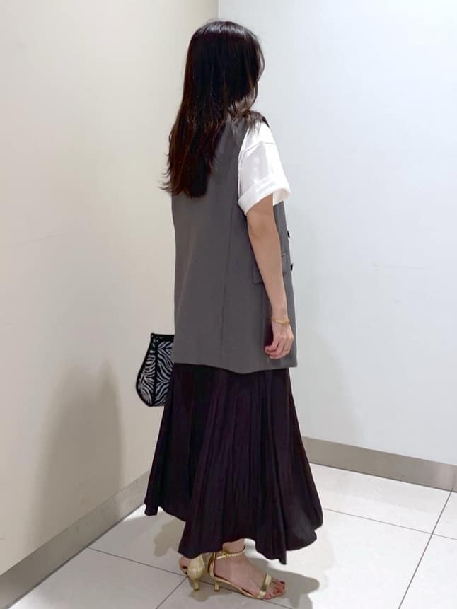 kanaさんの「UNTITLED｜【コットン100/ゆったり/ショート丈/洗える】ベロアロゴTシャツ」を使ったコーディネート