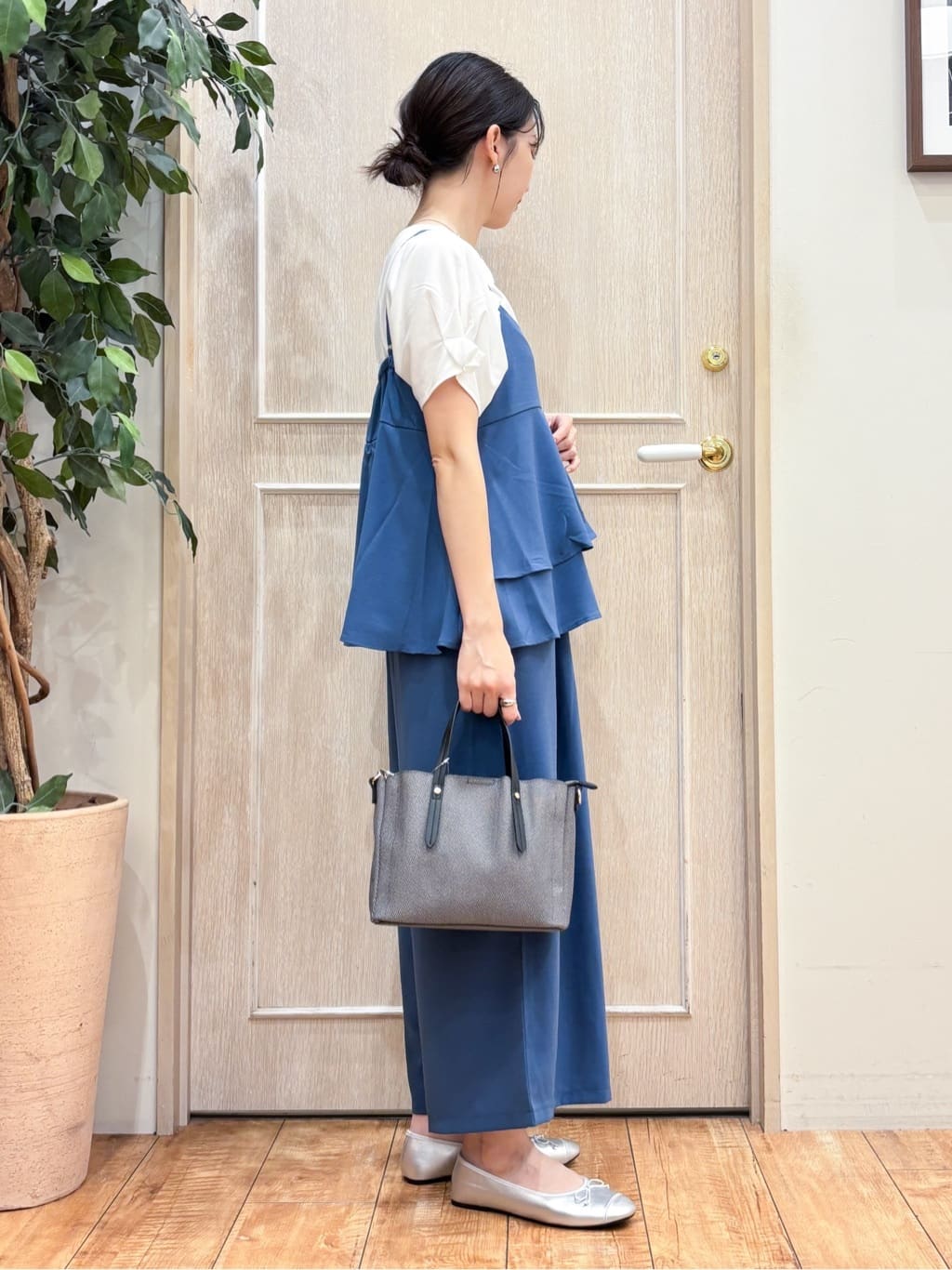 なみさんの「SHOO･LA･RUE｜【S-LL/セットアップ可/ひんやり】女性らしさ溢れる ティアードキャミソール」を使ったコーディネート