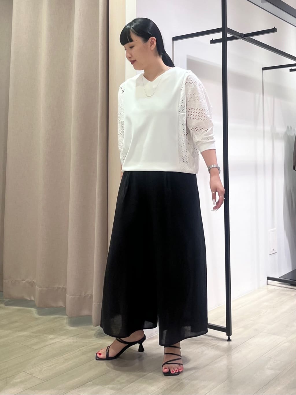 hasuさんの「INDIVI｜【洗える／清涼感◎】ワイドフレアパンツ／スカーチョ」を使ったコーディネート