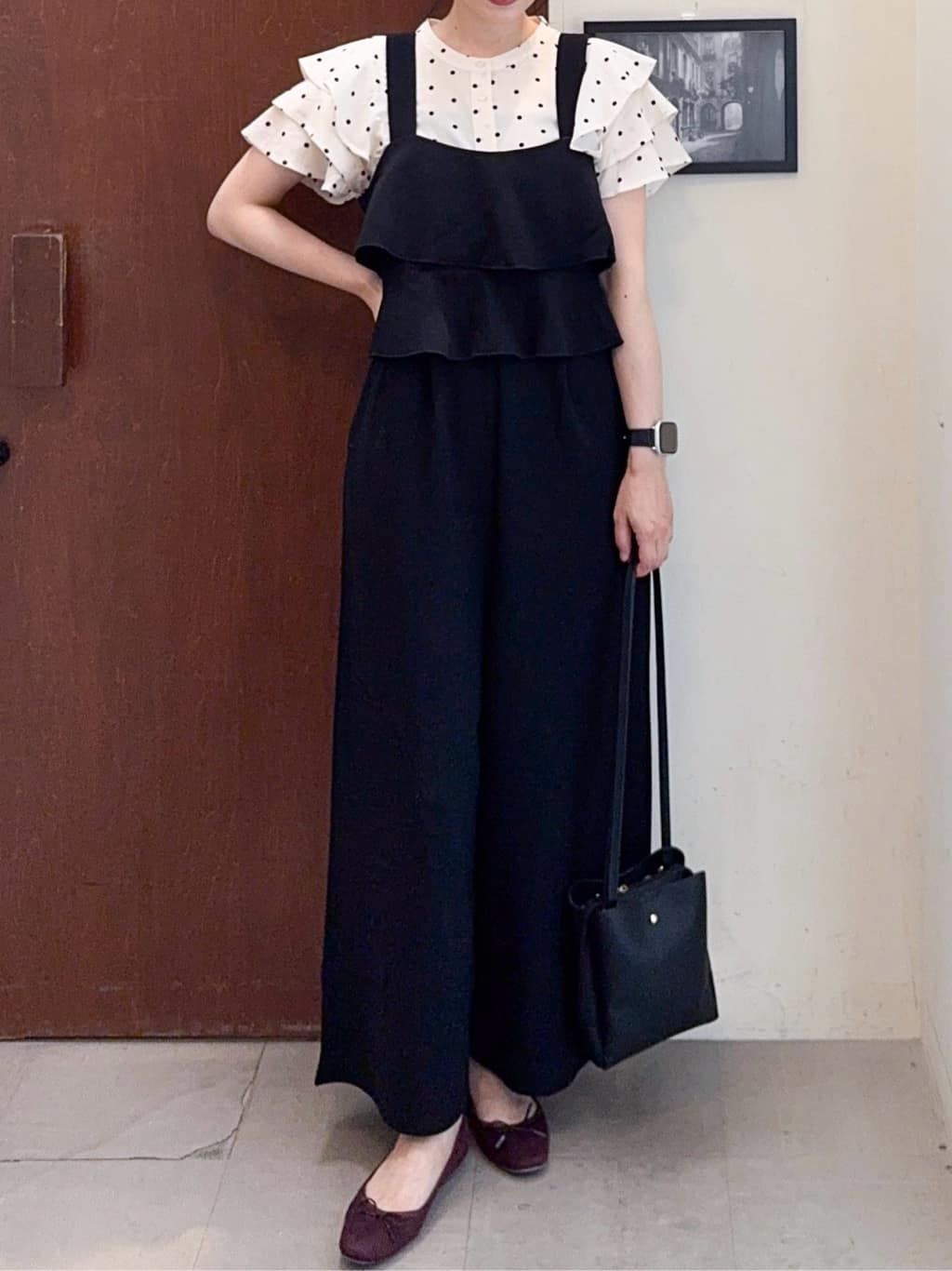 𝐇𝐢𝐫𝐨𝐦𝐢さんの「SHOO･LA･RUE｜【洗える/S-LL】ティアードフリルサロペット」を使ったコーディネート