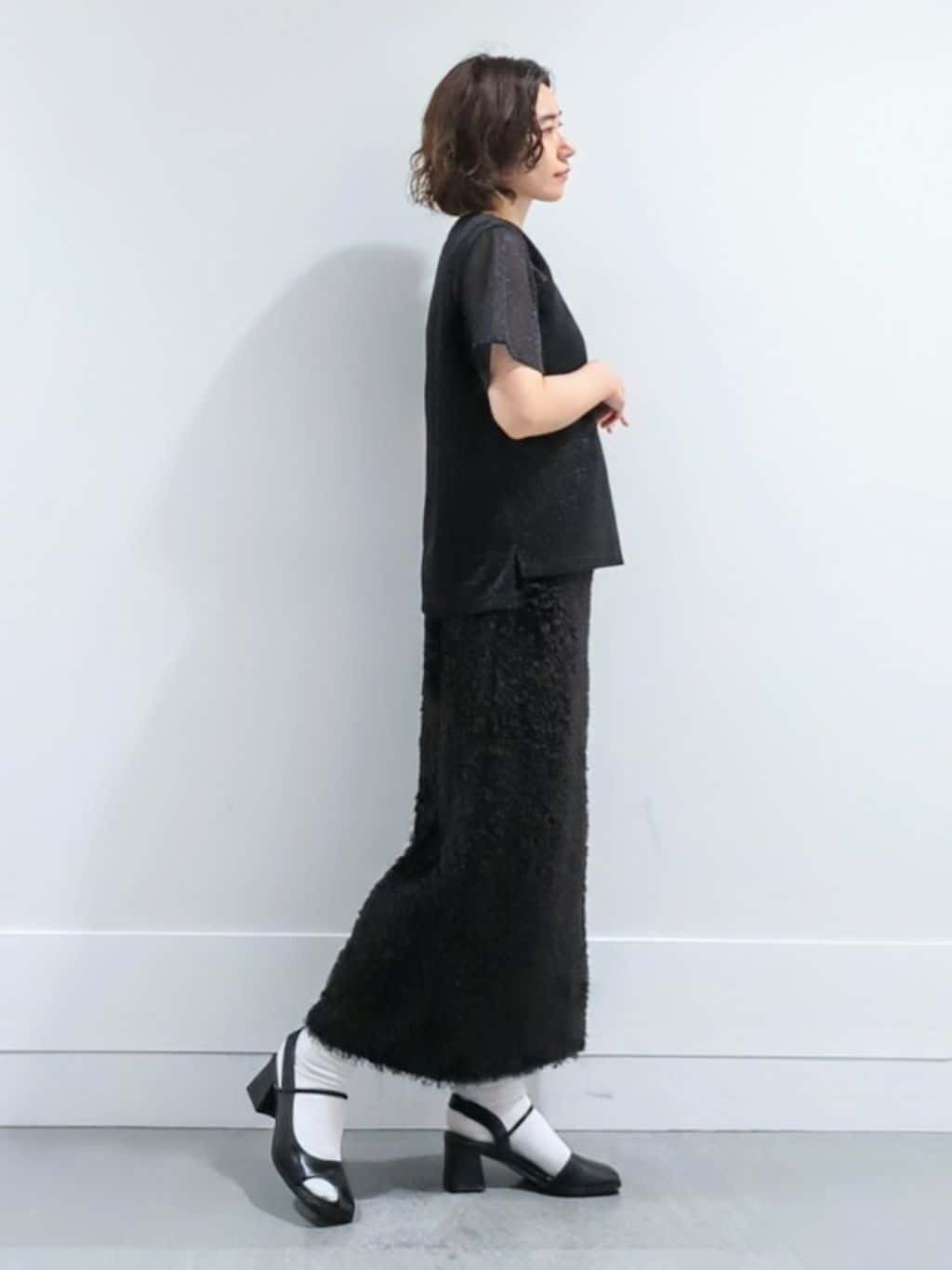 ミズタさんの「UNTITLED｜【洗える】ラメシアーTシャツ」を使ったコーディネート