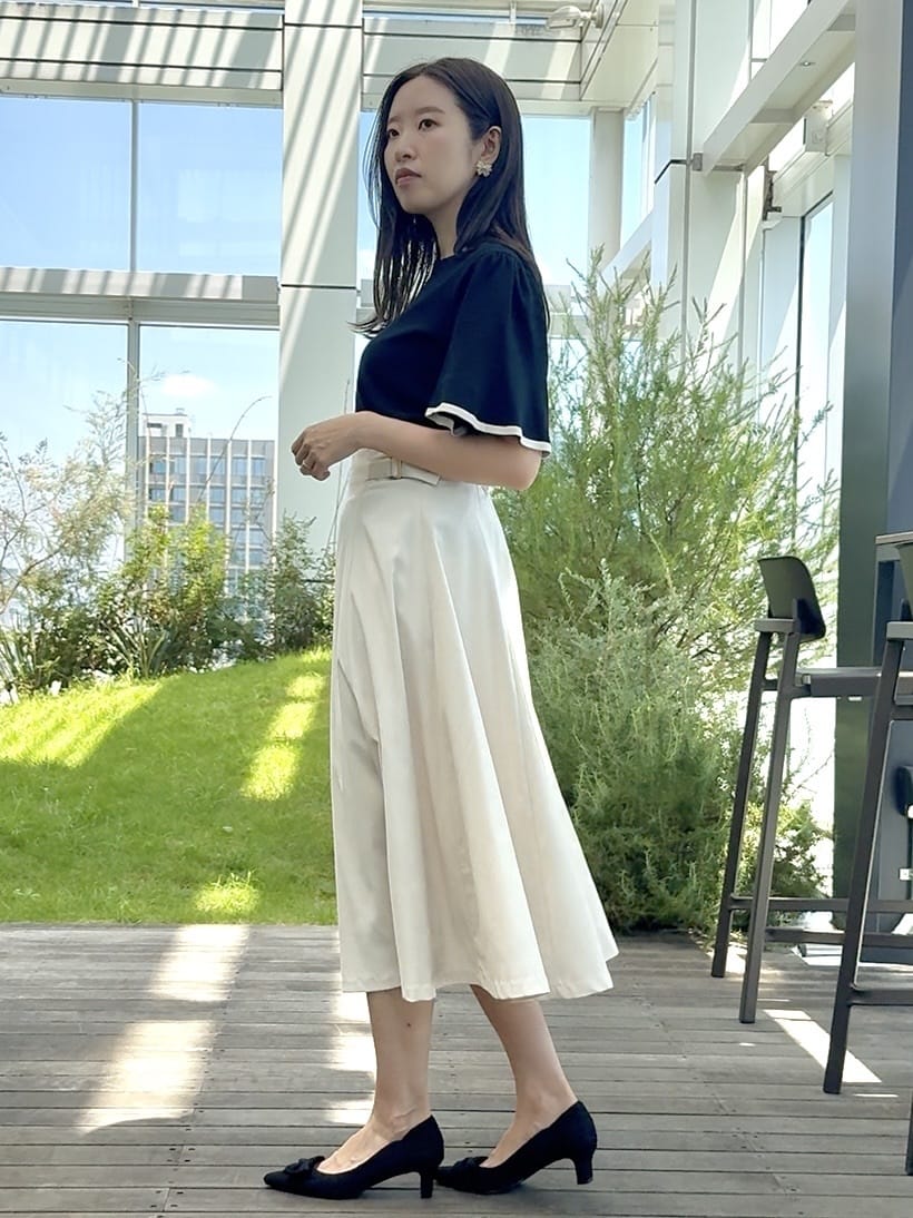 teiさんの「Couture brooch｜【フェミニン・5分袖・通勤】配色フレアスリーブニット」を使ったコーディネート
