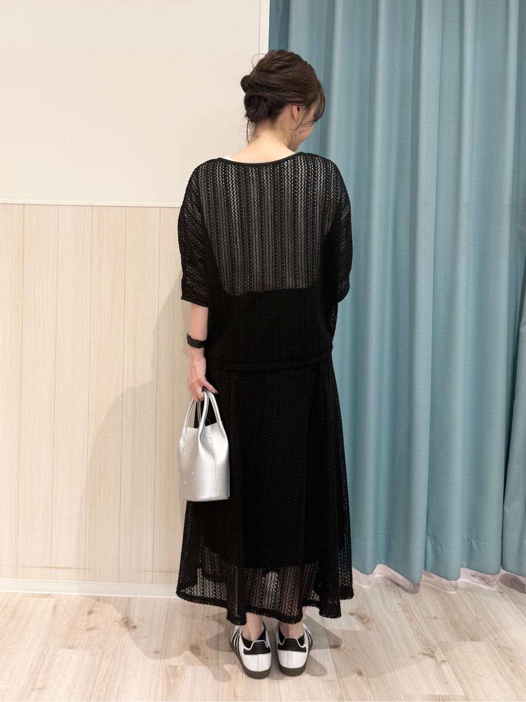 長女さんの「SHOO･LA･RUE｜【洗える/S-LL】季節の変わり目に 透かし柄が涼やか ジップブルゾン」を使ったコーディネート