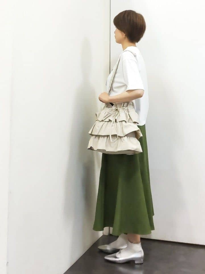 やまちゃんさんの「grove｜ドットで華やぐ　軽やかマーメイドスカート」を使ったコーディネート
