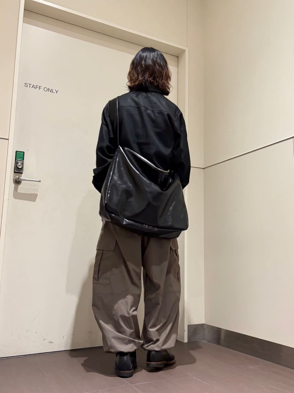 ナノシーさんの「tk.TAKEO KIKUCHI｜バギーバレルカーゴパンツ」を使ったコーディネート