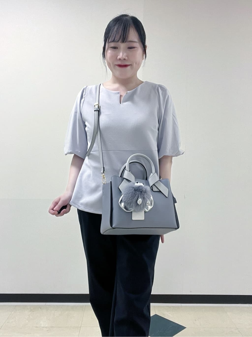 Hitomiさんの「index｜《S-LLサイズ》バルーンスリーブペプラムトップス【洗濯機洗い可／接触冷感／UVケア】」を使ったコーディネート