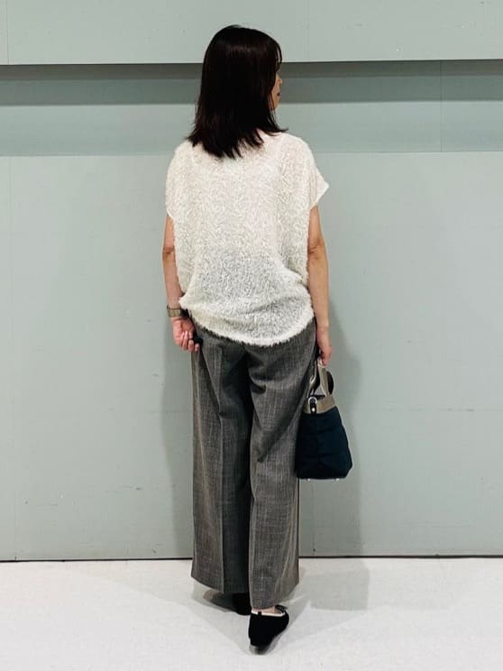 makiさんの「UNTITLED｜【セットアップ可/洗える】フェザーフレンチスリーブブラウス」を使ったコーディネート