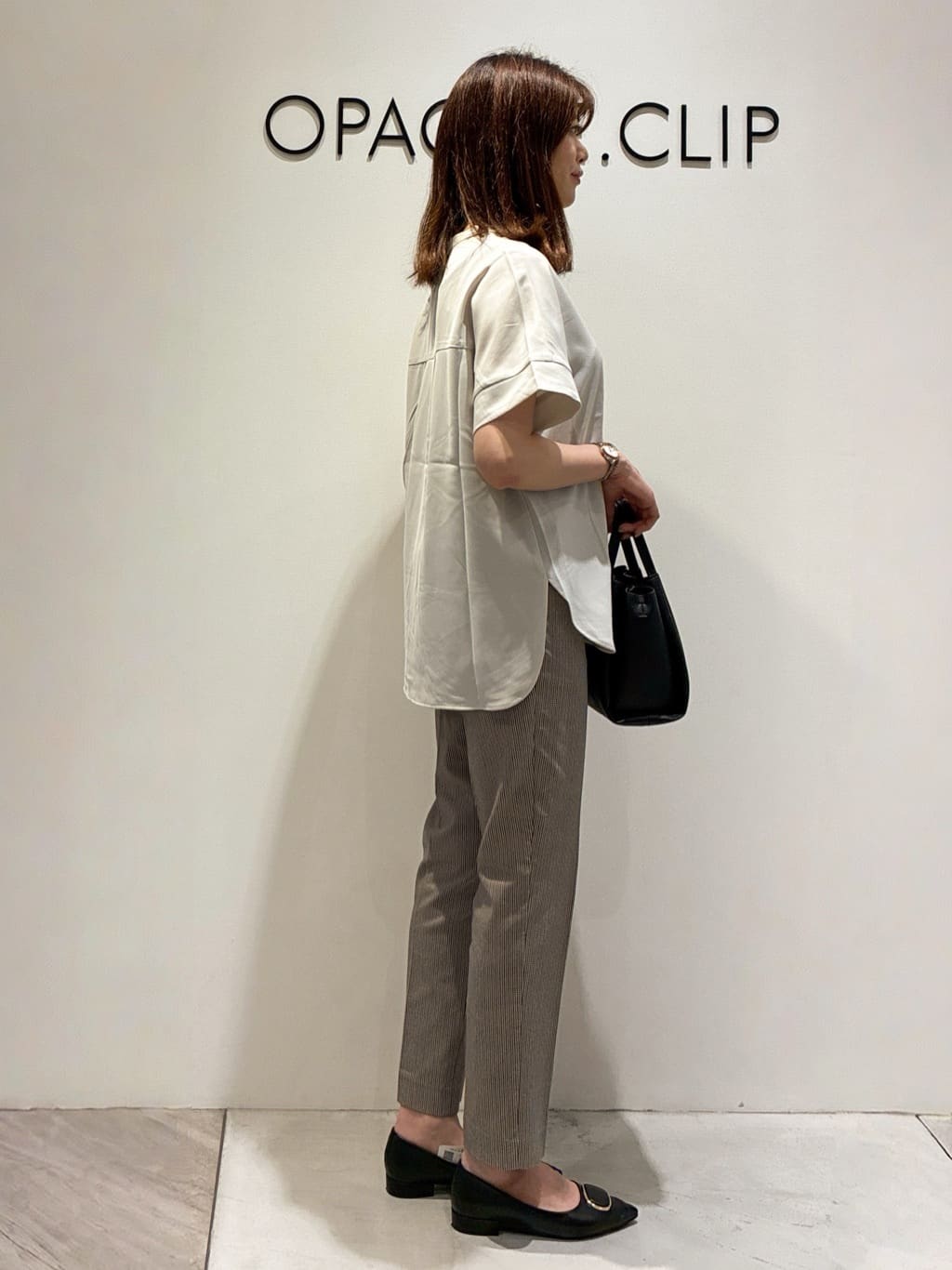 もんちゃんさんの「OPAQUE.CLIP｜《5色展開／SS-LLサイズ》スキッパー金ボタンブラウス／セットアップ対応【防シワ／ストレッチ／洗濯」を使ったコーディネート