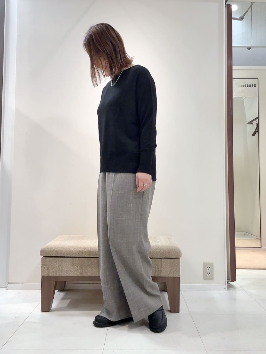 YUIさんの「UNTITLED｜【8色展開/体型カバー】魅せるタイムレスニット」を使ったコーディネート